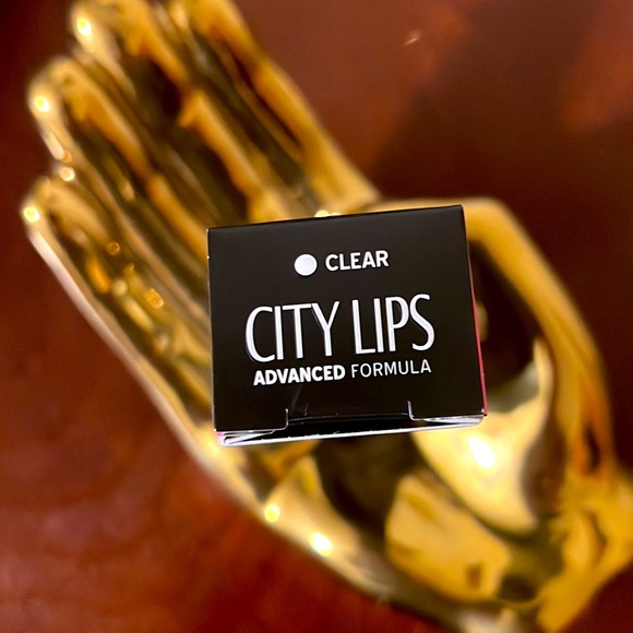CITY LIPS. LIP PLUMPING. Advanced Formula. Clear - Picture 6 of 7